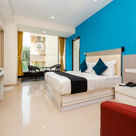 Hotel Aura - Near Malad Link Road Gorai Eksteriør billede