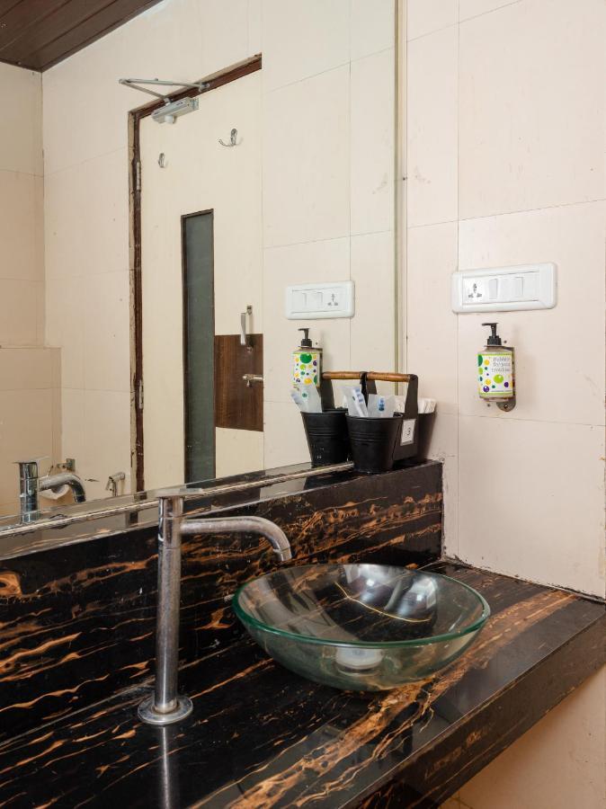 Hotel Aura - Near Malad Link Road Gorai Eksteriør billede