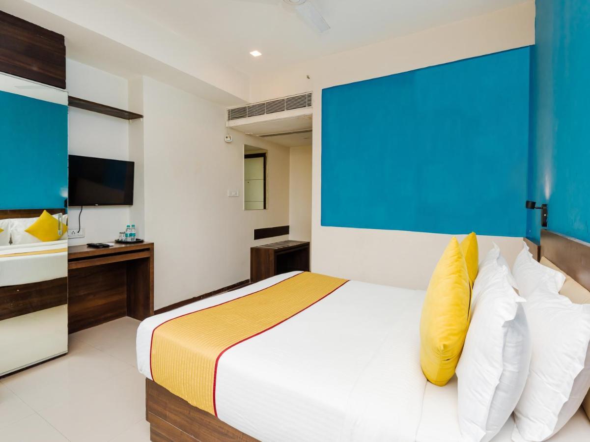 Hotel Aura - Near Malad Link Road Gorai Eksteriør billede