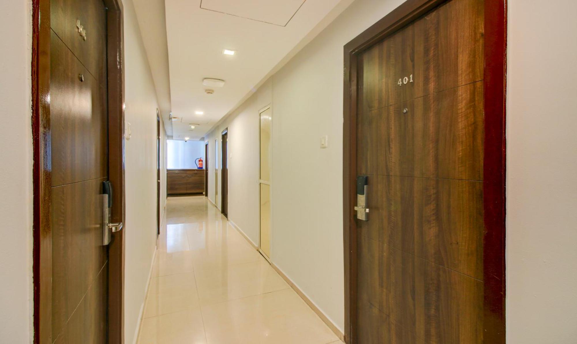 Hotel Aura - Near Malad Link Road Gorai Eksteriør billede